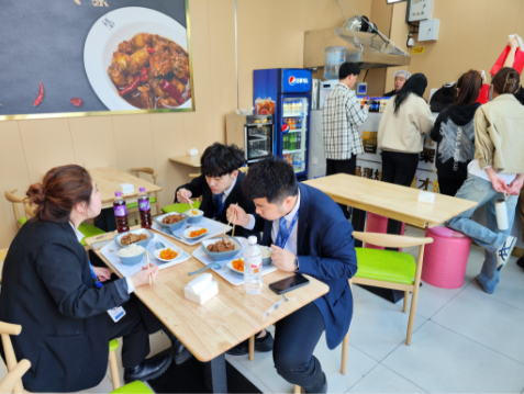 馐厨香辣鸡架饭加盟让年轻人“折腾”出好事业